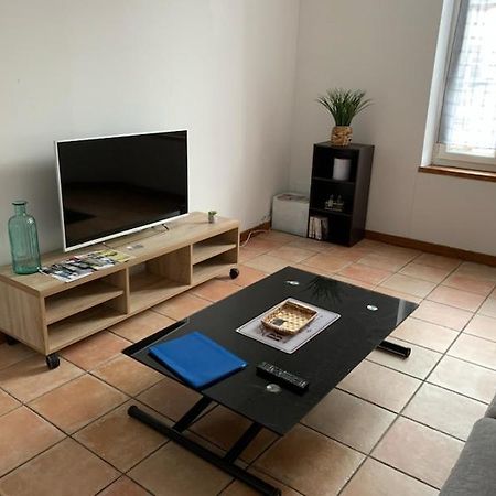 Appartement Avec Terrasse Gien Buitenkant foto