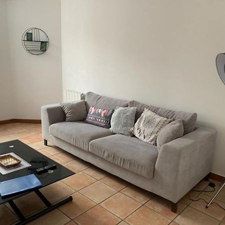 Appartement Avec Terrasse Gien Buitenkant foto