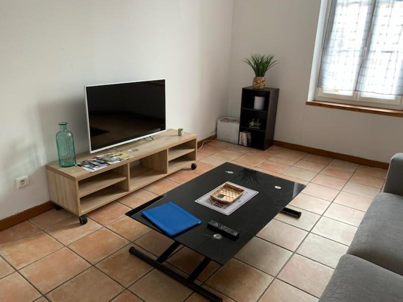 Appartement Avec Terrasse Gien Buitenkant foto